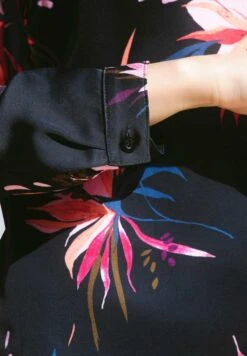 Bluse - Schwarz Pink Koralle 11 Bluse - Schwarz Pink Koralle -Alba Moda Verkäufe 5cc96bf641f04d1b9d6ae0c636150695