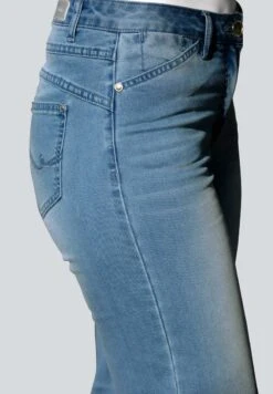 Jeans Straight Leg - Blue Bleached -Alba Moda Verkäufe 79407b5d1ee543819aac082d3d66e5ff