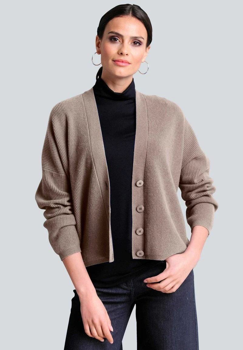 Strickjacke - Beige 3 Strickjacke - Beige