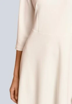 Freizeitkleid - Weiß -Alba Moda Verkäufe b037c488551543fd9643b3915bbb2b82